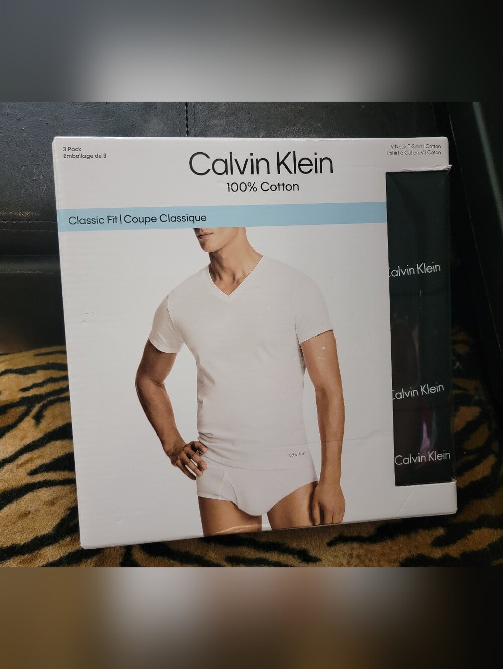 Calvin Klein 3-Pack Classic Fit V-Neck Tees -  Black Sz Med